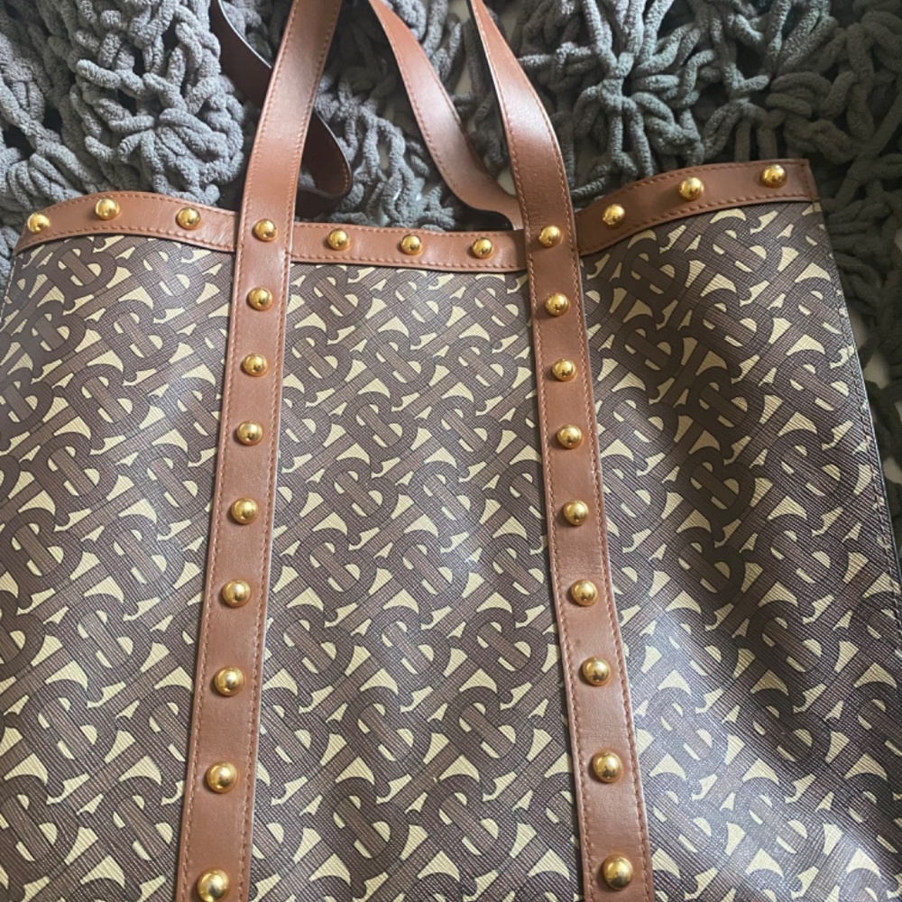 Burberry tote - Picture 2 of 8